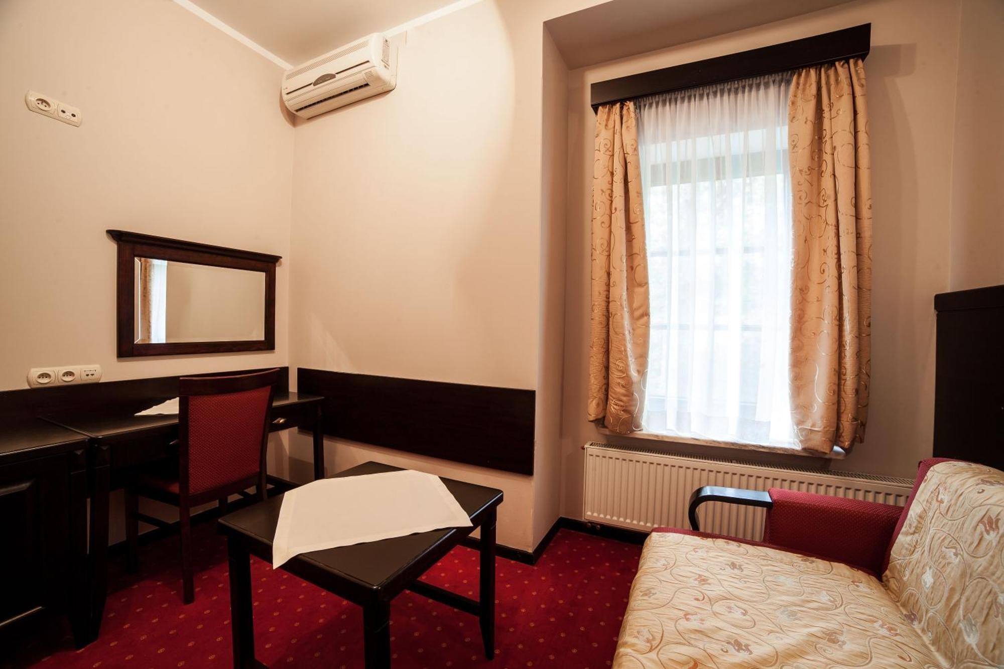 Hotel Maria Strzelin Cameră foto