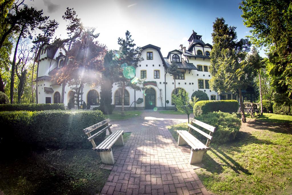 Hotel Maria Strzelin Exterior foto