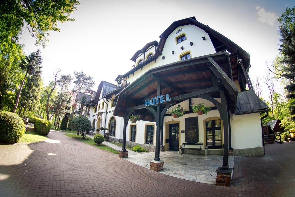 Hotel Maria Strzelin Exterior foto